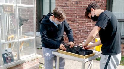 上学校 science Urban Food Systems soil lab outdoors